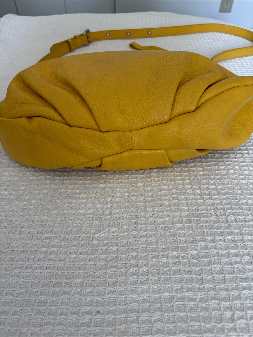 Marc by Marc Jacobs Yellow Pebbled Leather Shoulder Bag with Logo Interior - Picture 7 of 8
